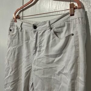 Kancan Light White Capris